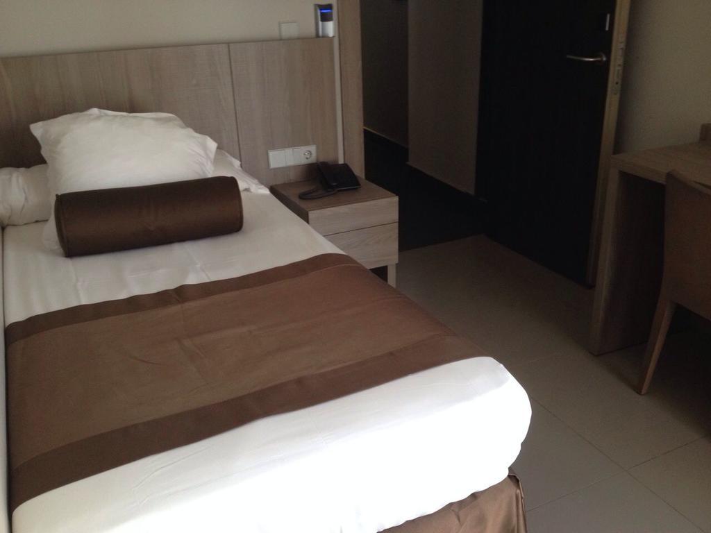 Hotel Acapulco Benidorm Bagian luar foto